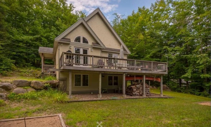 Eidelweiss Village Casa | Walk to pond / playground in pet friendly chalet while enjoying mountain views