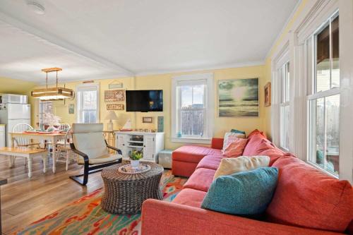 Brewster Casa | Walk to Private Bayside Beach