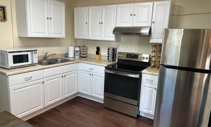 Near East Side Apartamento | Walk to the Alamodome! Sleeps 6, Pet Friendly