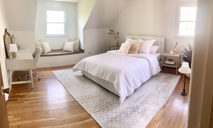 Baiting Hollow Cabaña | Walk to the beach from this 4-bedroom cottage in the North Fork