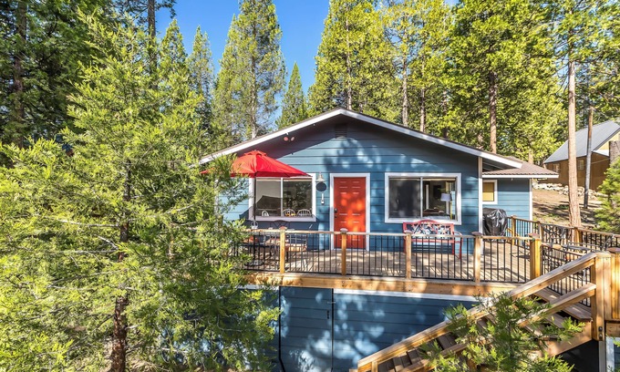 Shaver Lake Cabina | Walk to the Lake: East Village Cabin