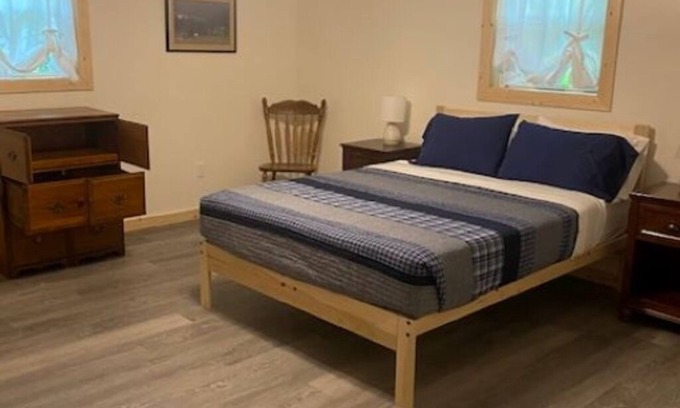 Pymatuning North Cabaña | Walk to the Lake Newly Remodeled Cottage