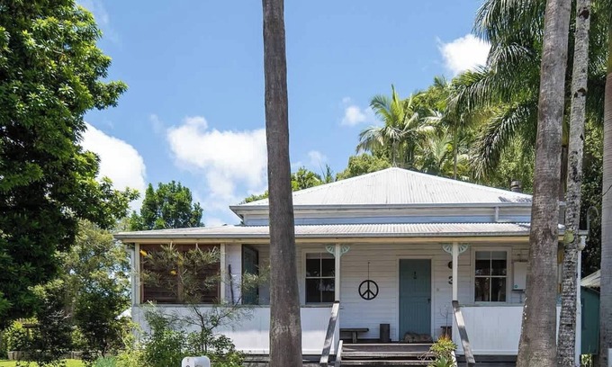Bangalow Casa | Walk to Town Pet-Friendly l Nova Escapes