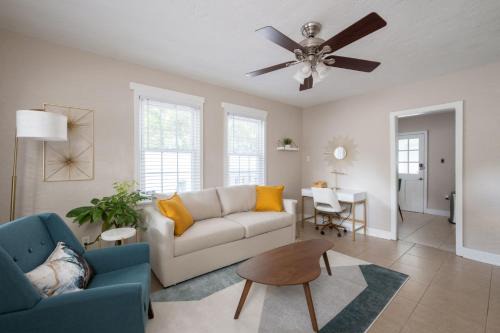 Pleasant Street Casa | Walk to UF & Dntwn Free Parking - Pet Friendly