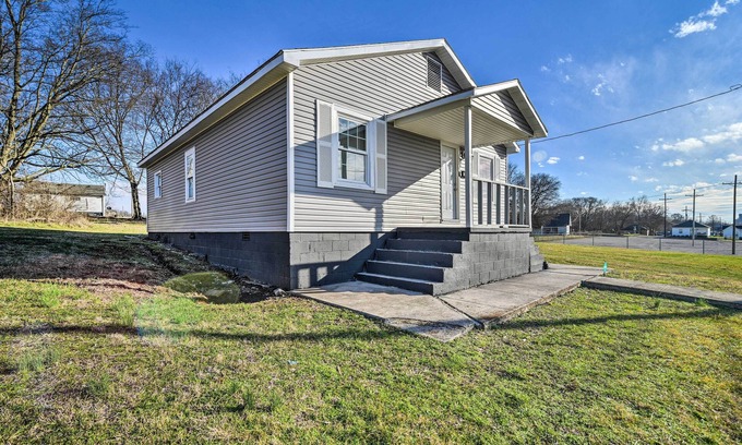 Hopkinsville Casa | Walkable Hopkinsville Home w/ Yard!