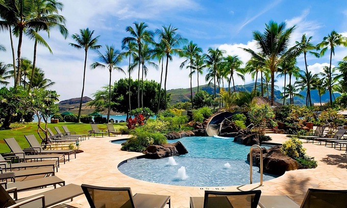 Lihue Complejo | Walking Distance from Kalapaki Beach! Parking, Outdoor Pool, Shuttle Service!