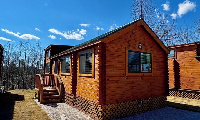 Marion Cabina | Walking Distance to Lakes James with Resort Amenities