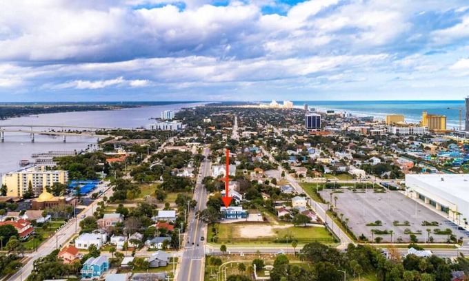 Smith's Memento Apartamento | Walking distance to Daytona Beach & Ocean Center