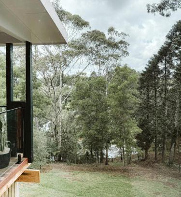 North Maleny Casa | Wallaby House at On Burgum Pond