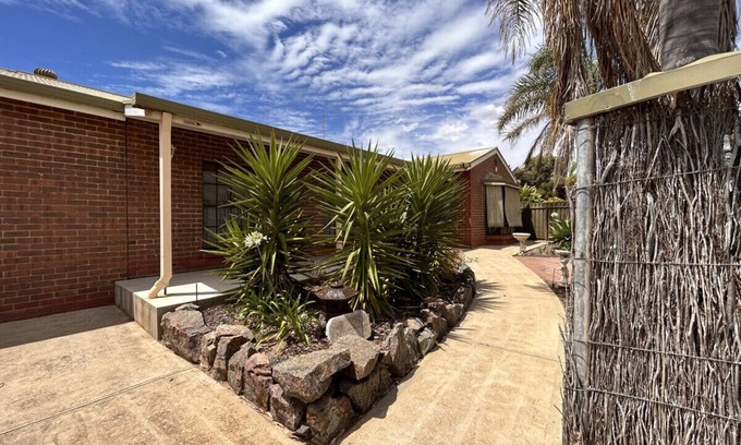 North Beach Apartamento | Wallaroo Getaway - Walking Distance to Beach - Entire Home
