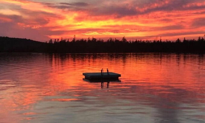 Petoskey Casa | Walloon Lake 6 bdrm Walloon Lake Waterfront Home! Kayaks, Canoe and Boat Docking