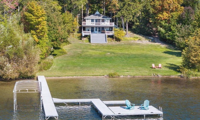 Petoskey Casa | Walloon Lake: Comfort and Calm by the Water