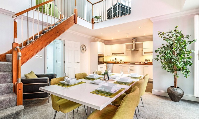 Cliftonville Cabaña | Walpole Heights Penthouse