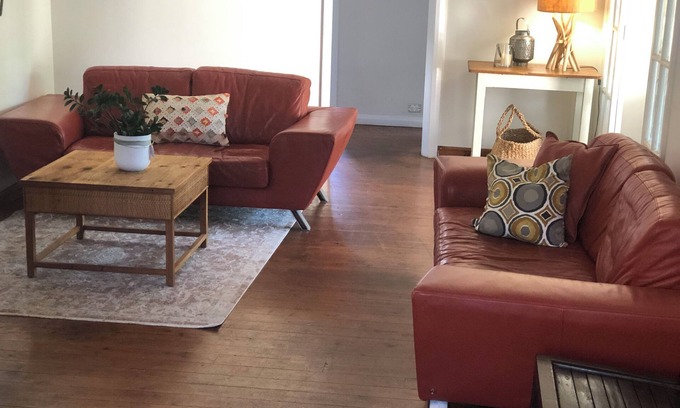 Wamberal Casa | Wamberal 3 bedroom beach holiday cottage