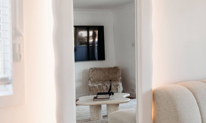 Salamander Bay Casa | Wanda Inn - stylish home, dog friendly, bay access 100 m away, family ready