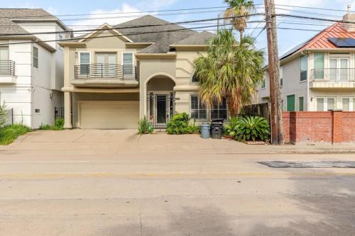 Uptown Villa | WANDERLUST villa near GALLERIA MALL