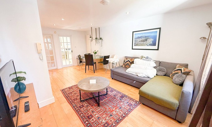 Hoxton Casa | Warm Little Venice 4-bedroom House - free Parking