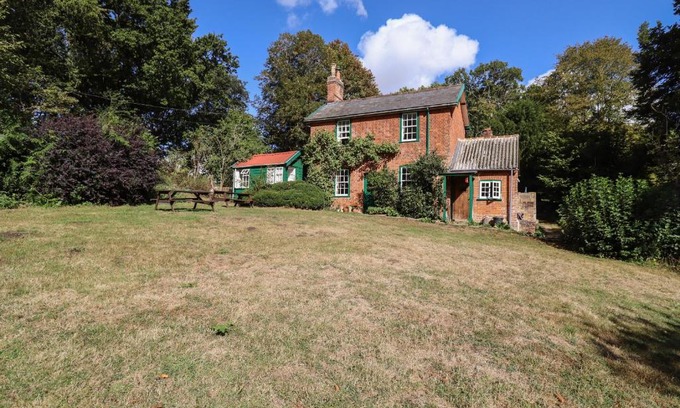 Bures Casa | Warren Cottage