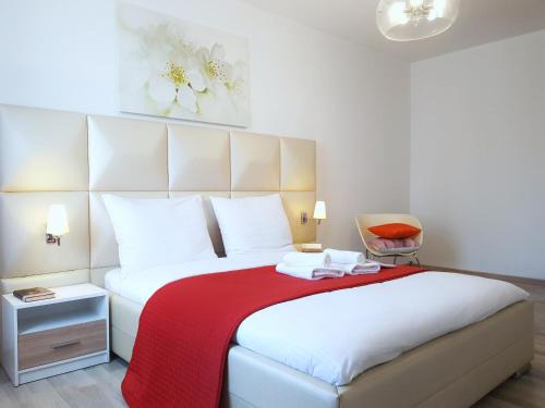 Mirow Apartamento | Warsaw Royal Stay Aleja Jana Pawła II