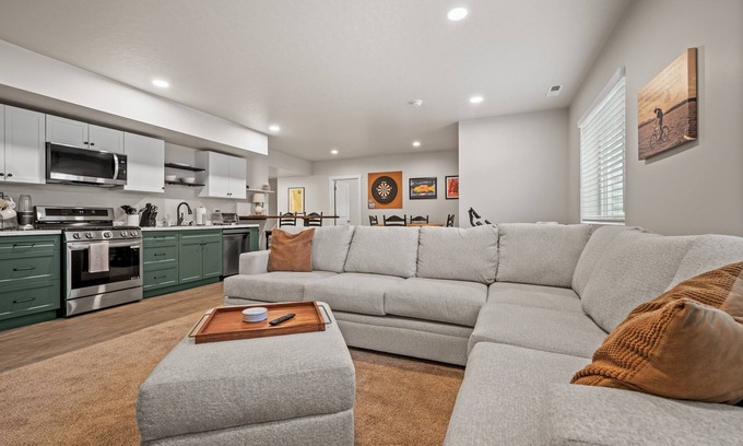 Mountain Green Casa | Wasatch Peak Chateau R3a| Snowbasin Skiing |Unit B