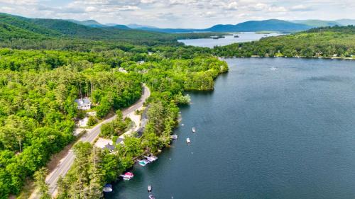 Holderness Casa | Waterfront 2 bedroom at squam (Suite 11)