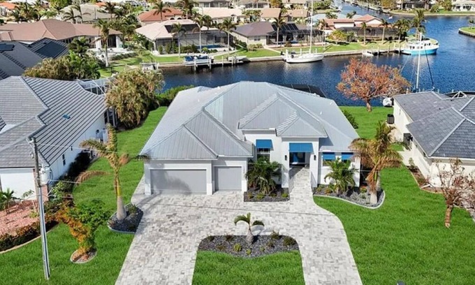 Punta Gorda Casa | Waterfront 3-bedroom house with WiFi, Pool & SPA in fantastic Punta Gorda