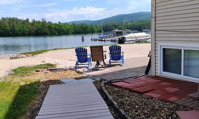 Bristol Condominio | Waterfront 3-bedroom condo in lovely Bristol with boat storage available.