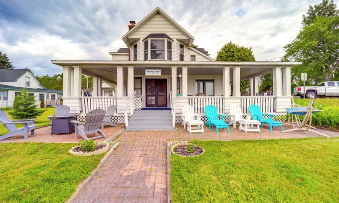 Oden Cabaña | Waterfront Alanson Cottage w/ Dock & Lake Access!