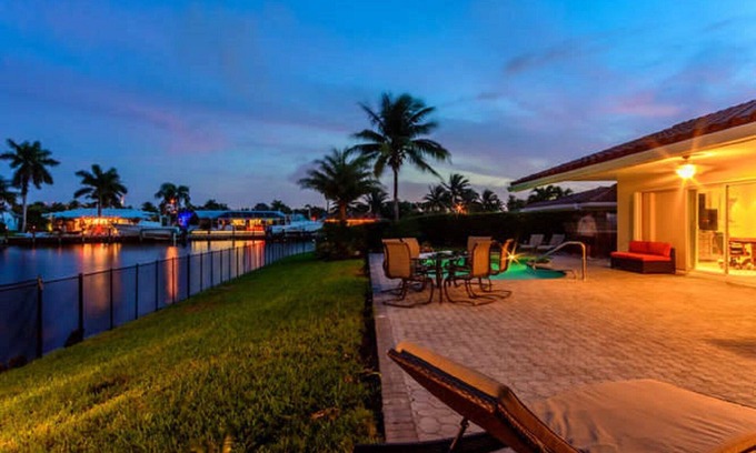 Garden Isles Casa | Frente al mar: playa, piscina climatizada, bañera de hidromasaje, kayak y SUP ** Descuentos de verano **