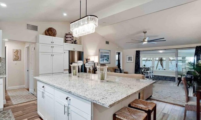 Englewood Villa | Impresionantes vistas de la costa! 3/2 diseñador Bella Vista Villa-piscina y playa