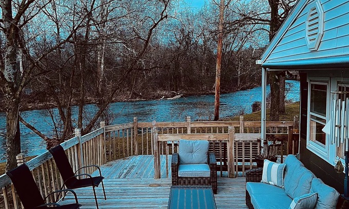 Laurelton Cabina | Waterfront Cabin on Penn's Creek