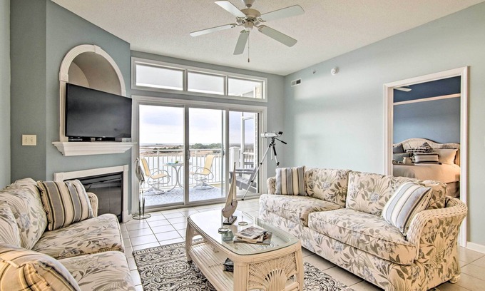 Crisfield Condominio | Waterfront Chesapeake Bay Condo w/ Boat Slip!