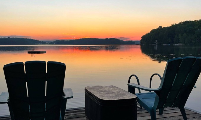 Windermere Casa | Waterfront Cottage with 11/10 Views on 3 Mile Lake