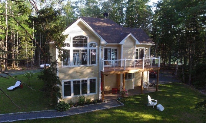 Lamoine Cabaña | Waterfront Cottage con hermosa vista del atardecer