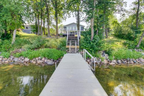 Vergas Casa | Waterfront Family Retreat on Lake Lida with Dock