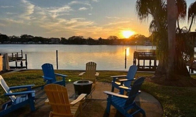 Bayou Shores Casa | Waterfront home close to Downtown St Pete w/ boat dock, firepit