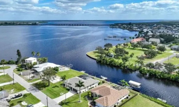 Gulf Cove Casa | Waterfront Home with Heated Pool, Bikes, Dock and Kayak on the Myakka River
