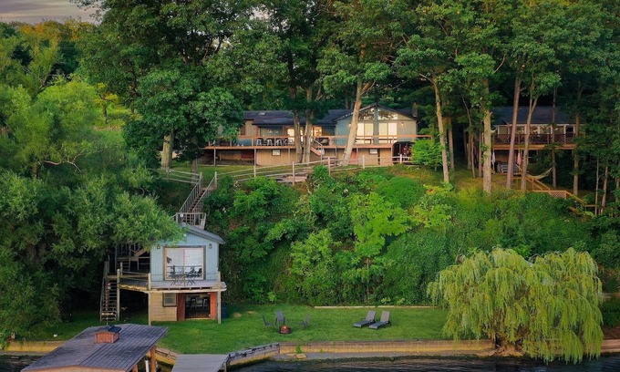 Burdett Casa | Waterfront Home with Sauna on Seneca Lake FLX Wine Trail