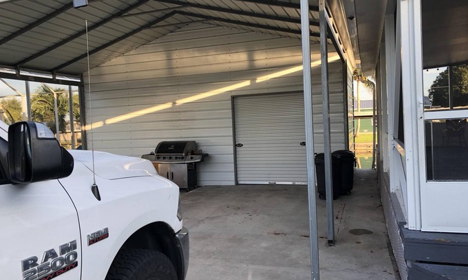 Taylor Creek Casa | Frente al agua, piscina enterrada, muelle cubierto para botes, cercado 3/2 Inicio