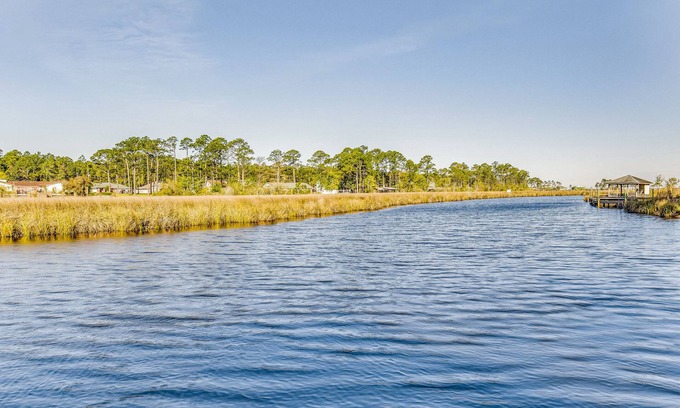 Florida Panhandle Apartamento | Waterfront, Kayaks, Dog-friendly