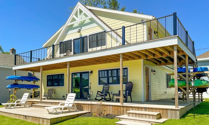 Sylvan Beach Casa | Waterfront Lake House, Close to Casino, 1st Floor