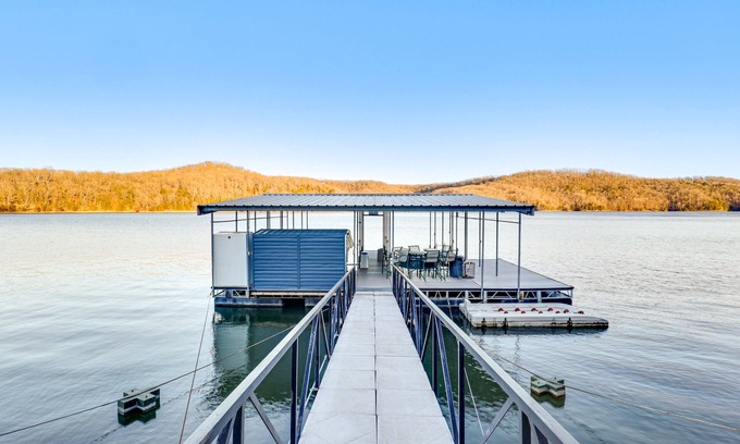 Roach Casa | Waterfront Lake of the Ozarks Home w/ Private Dock
