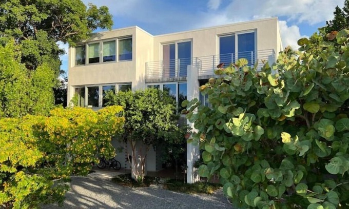 Sunshine Estates Casa | Waterfront Luxury Bayside Home, Maritime Modern