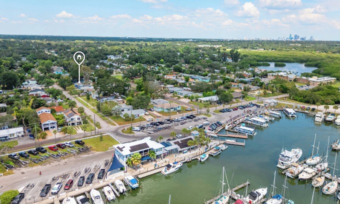 Bayview Casa | Waterfront Marina District House + In-law Suite