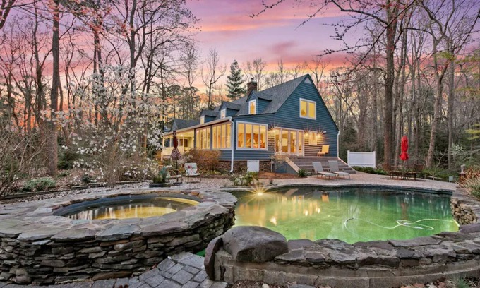 Valley Lee Casa | Waterfront Paradise with Pool & Hot Tub plus 4 King Beds & 4 Full baths