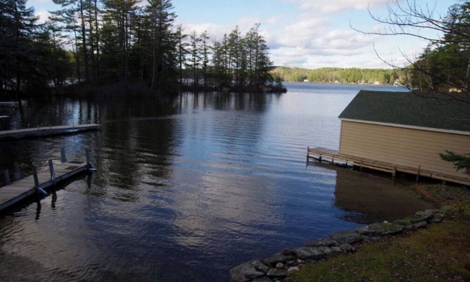 Sunapee Casa | Waterfront property on pond with private dock .
