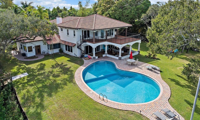 Jupiter Casa | Paraíso frente al mar con muelle, casa grande