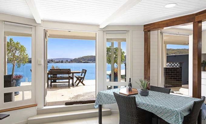 Blackwall Apartamento | Waterfront Studio by HolidayCo.