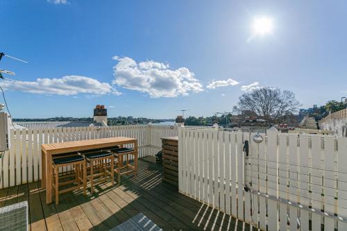 Millers Point Villa | Waterfront Stylish & Charming City Retreat