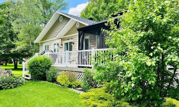 Weedon Chalet De Esquí | Waterfront- The Happiness Retreat